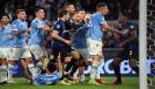 الدوري الإيطالي.. هدف مثير للجدل يكبد إنتر ميلان هزيمته الأولى