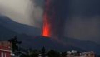 المركب "الأصيل".. رفض محاولات بيعه لينقذ صاحبه من بركان إسبانيا