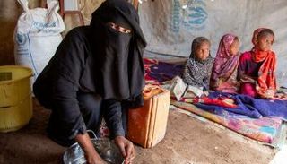 الجوع يطارد اليمنيين