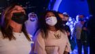 بالصور.. إكسبو 2020 دبي يبهر الأمين العام للفيفا