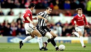 زين الدين زيدان كلاعب ضد مانشستر يونايتد