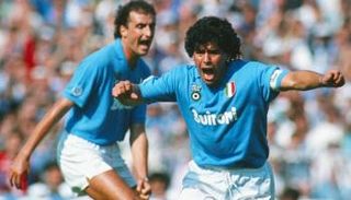 دييجو مارادونا أسطورة الكرة الأرجنتينية