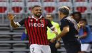 الدوري الفرنسي.. مدرب نيس ينقلب على الجزائري ديلور