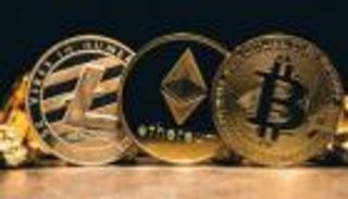 أسعار العملات الرقمية.. مفاجأة "شيبا إينو" و"بيتكوين" فوق 62 ألف دولار