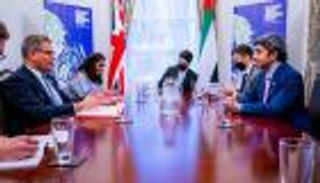 الإمارات وبريطانيا تبحثان تعزيز التعاون في مواجهة التغير المناخي
