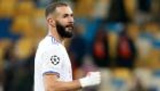 كان في أوكرانيا.. بنزيما يغيب عن تحقيقات أشهر فضائحه