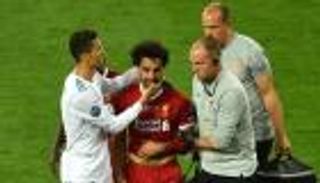 مانشستر يونايتد ضد ليفربول.. هل يتخلص محمد صلاح من عقدة رونالدو؟
