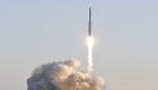 كوريا الجنوبية تطلق أول صاروخ فضائي محلي الصنع