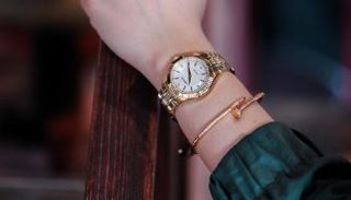 موضة ساعات ذهب نسائية 2021