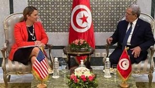 جانب من لقاء وزير الخارجية التونسي والمسؤولة الأمريكية