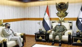 جانب من لقاء البرهان ورئيس البعثة الأممية بالسودان