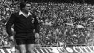 "بطولة المرتشي".. ما هو أسوأ خطأ تحكيمي في تاريخ الكلاسيكو؟