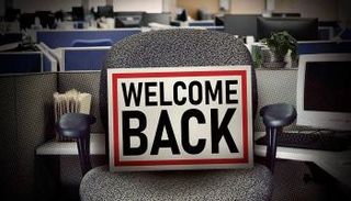 الشركات تعود تدريجيا للعمل من مقراتها