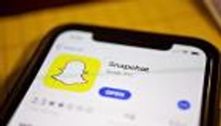 أبل تنسف ربع قيمة "سناب شات".. أولى ضحايا منع الإعلانات على آيفون