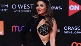 فستان نجلاء بدر في الافتتاح