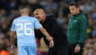 الدوري الإنجليزي.. جوارديولا يشعر بالندم بسبب رياض محرز