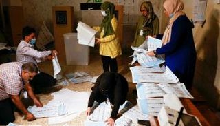عمليات فرز وعد لأصوات الناخبين في الانتخابات العراقية 2021