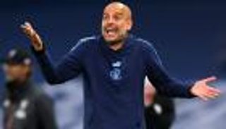 جوارديولا يرد ساخرا.. هل يحتاج مانشستر سيتي لمهاجم جديد؟