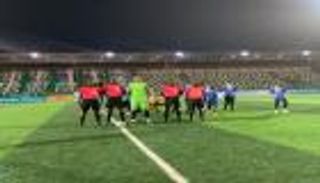 اعتداء وانسحاب ومباراة عائمة.. حوادث غريبة في بطولات الأندية الأفريقية