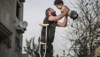 الأب السوري وابنه