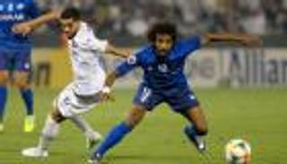كلاسيكو الهلال والأهلي.. استبعادات وتجهيزات ومواقف غامضة