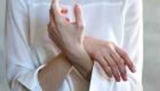 ممارسات "لا تلقي لها بالاً" تهددك بالتهاب غمد الوتر