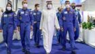 محمد بن راشد يزور مؤتمر الفضاء الدولي في دبي: فخور بفريق عملنا