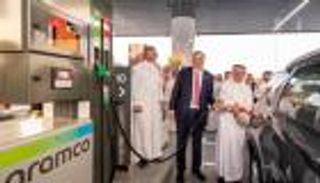 أرامكو وتوتال تفتتحان أولى محطات الوقود في السعودية
