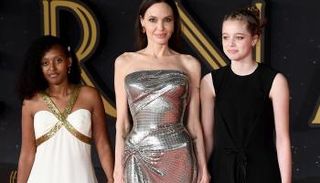 أنجلينا جولي بصحبة ابنتيها شيلوه وزهرة في مهرجان روما السينمائي