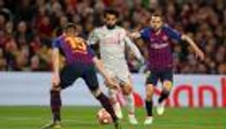 "ميسي الجديد".. برشلونة يفكر في ضم محمد صلاح.. وجوارديولا يتدخل