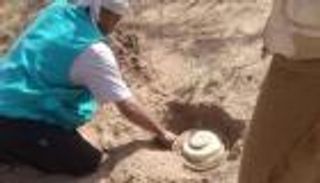 محارب الألغام.. قصة يمني غامر بحياته لإنقاذ المدنيين