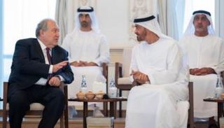 جانب من لقاء الشيخ محمد بن زايد آل نهيان ورئيس أرمينيا