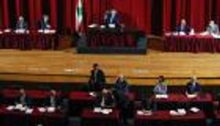 البرلمان اللبناني يرفض "طعن" عون في إجراء الانتخابات النيابية مبكرا 