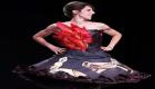 صور.. فساتين مصنوعة من الشوكولاتة في معرض باريس