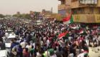 "أطباء السودان": مقتل متظاهر بالرصاص في مواجهات بالخرطوم