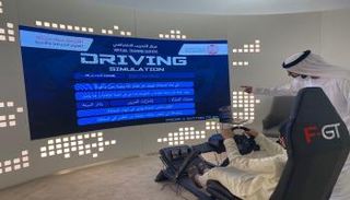 أكاديمية سيف بن زايد تعرض نظام المحاكاة التدريبي للسائقين
