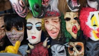 أقنعة الاحتفال بالهالوين