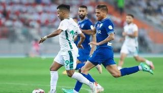 جوستافو كويلار نجم الهلال السعودي في كلاسيكو الأهلي