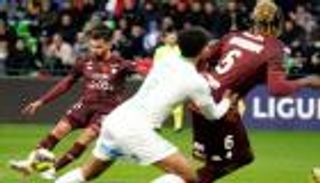 الأعلى تقييما.. فريد بولحية يخطف الأضواء بهدف خيالي في الدوري الفرنسي