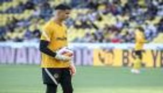 عودة مفاجئة تحرم خليفة مبولحي من الظهور في دوري أبطال أوروبا