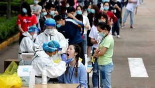 تكثيف إجراءات الفحص عبر العالم لمحاصرة الفيروس