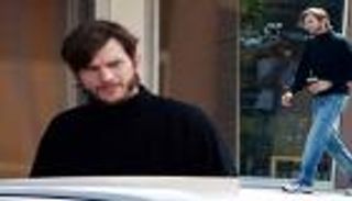 ما هو "رجيم الفاكهة" الذي تسبب في دخول أشتون كوتشر المستشفى؟