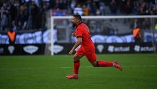 أندي ديلور مهاجم نيس الفرنسي ومنتخب الجزائر