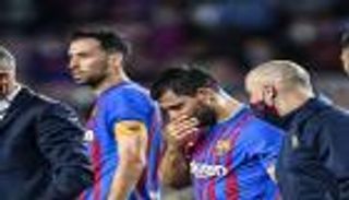 إريكسن جديد؟.. تفاصيل إصابة أجويرو المفاجئة مع برشلونة