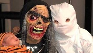 سواريز وأطفاله في الهالووين