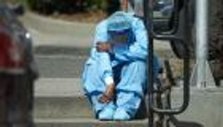 مع تفشي كورونا.. روسيا تحذر من خطر تعرض الأطباء لإجهاد "استثنائي"