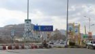 بالصور.. الحوثي "تكافئ" قرداحي بعد إساءته للخليج
