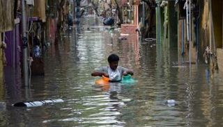 فيضانات تغرق جانبا من مدينة