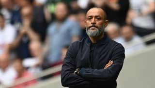 توتنهام يعلن في بيان إقالة المدرب نونو إسبريتو سانتو