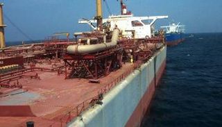 ناقلة صافر الراسية في ميناء رأس عيسى اليمني